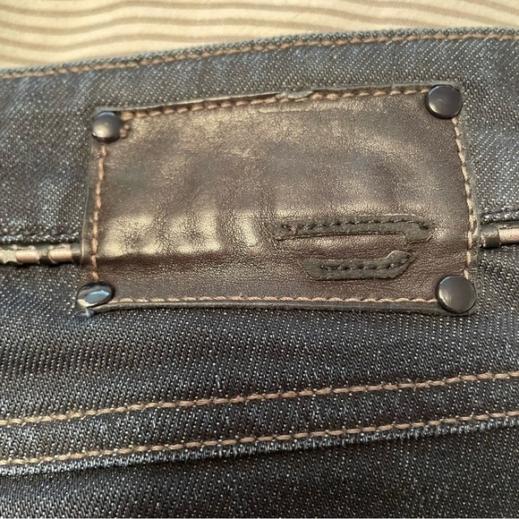 DIESEL Ladies Dark Wash Waist 28 - Picture 7 of 13